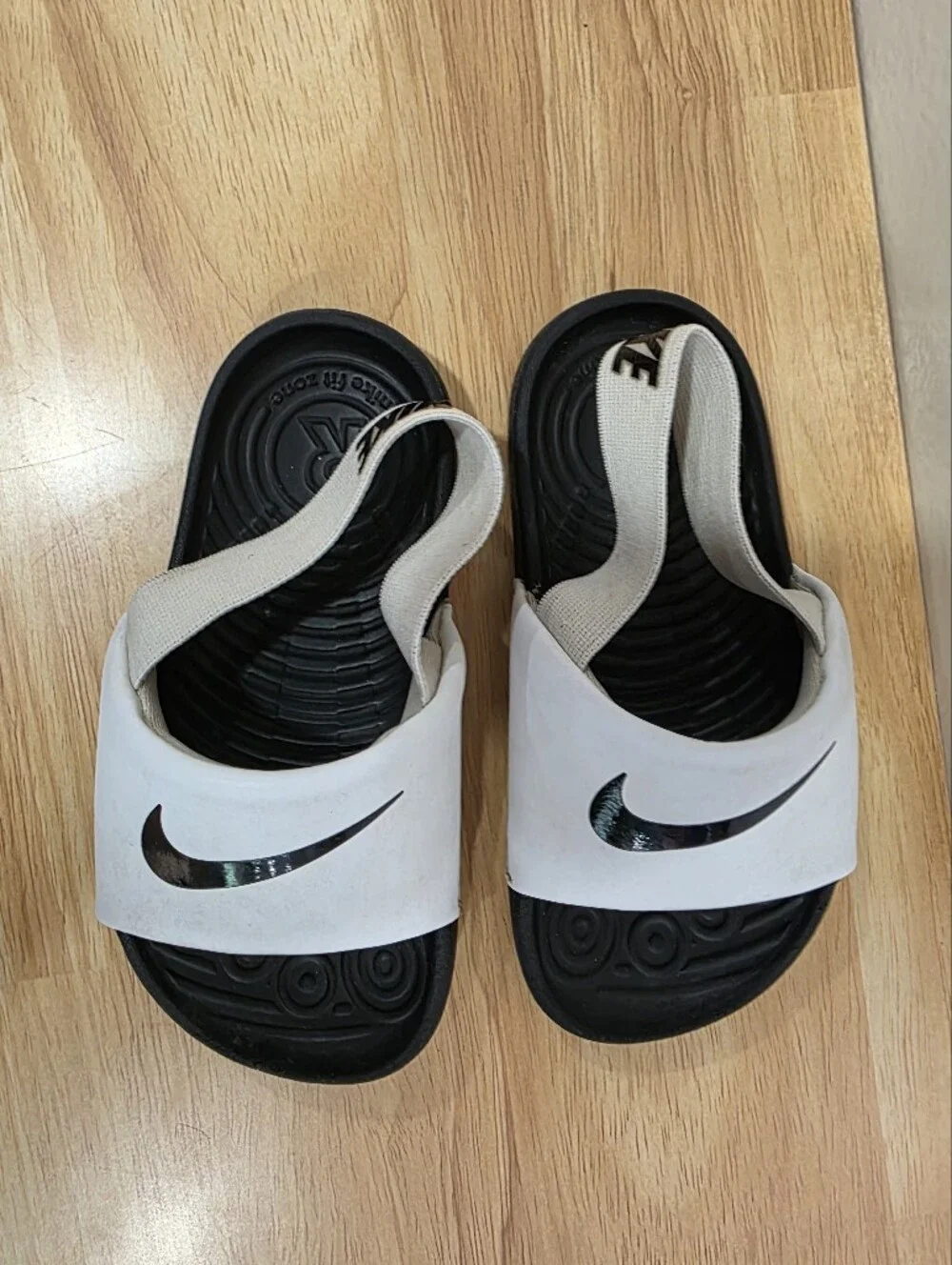 Nike Kids Kawa BV1094-100 White Black Slip-On Open Toe Slide Sandals Size 8C